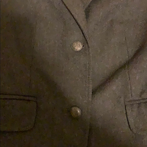 Vineyard vines suit jacket pockets & anchor button - Picture 6 of 16